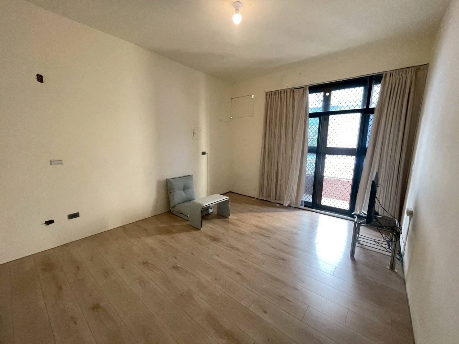 LINE_ALBUM_屏東榮總大地坪孝親活巷車庫透天_250709_10