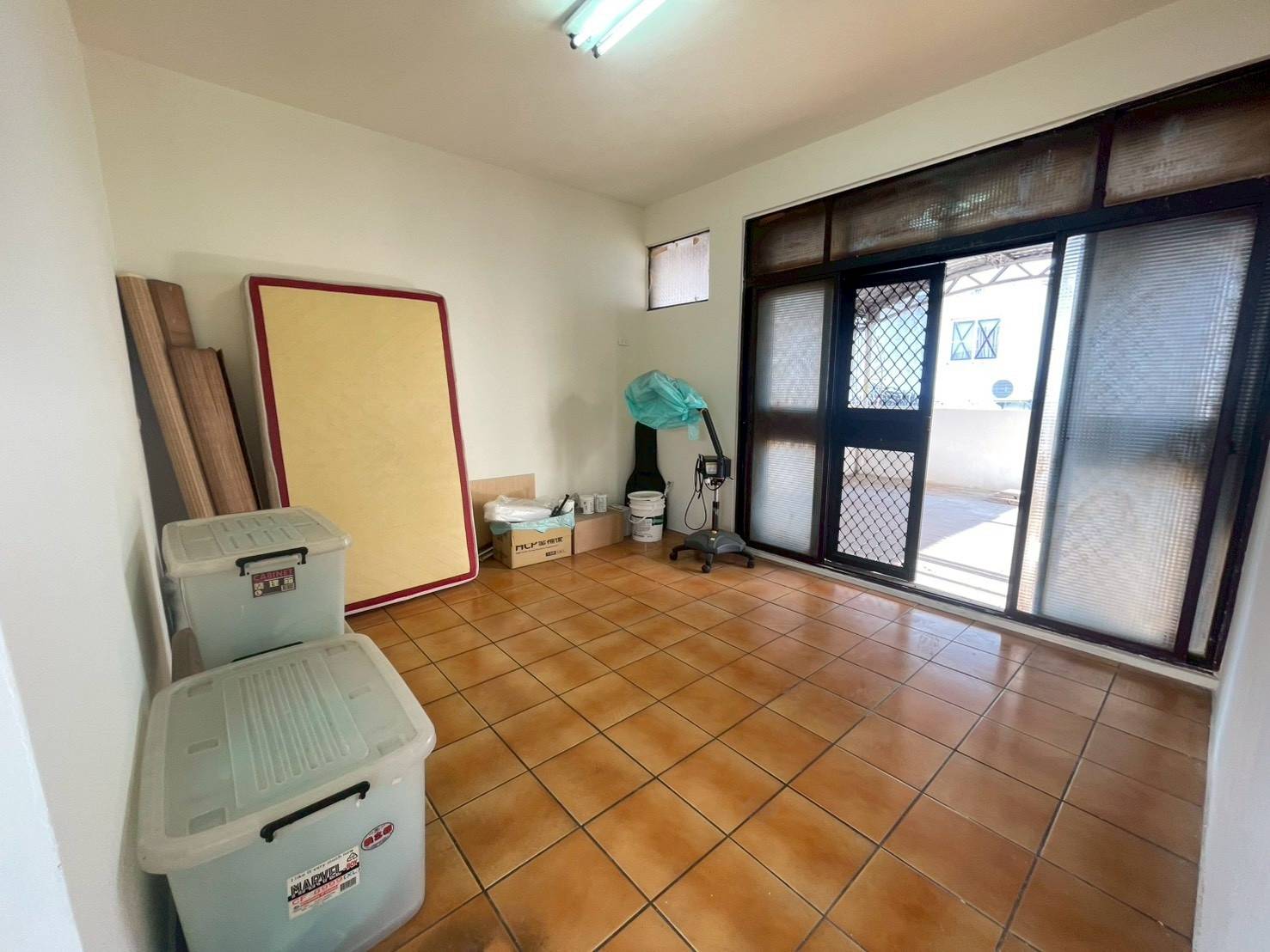 LINE_ALBUM_屏東榮總大地坪孝親活巷車庫透天_250709_14