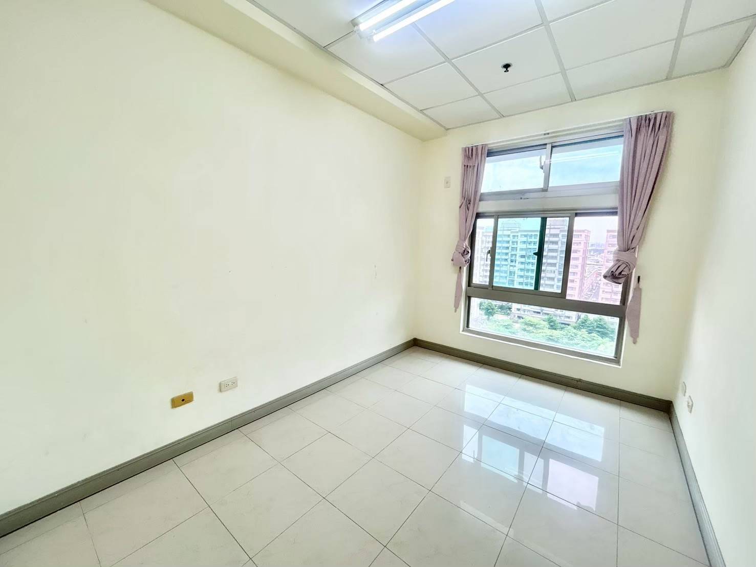 LINE_ALBUM_崇大新城高樓層大三房+平車 788萬_250709_15