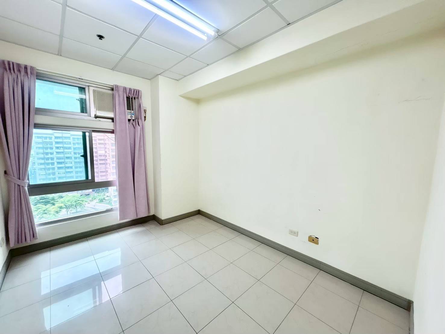 LINE_ALBUM_崇大新城高樓層大三房+平車 788萬_250709_16