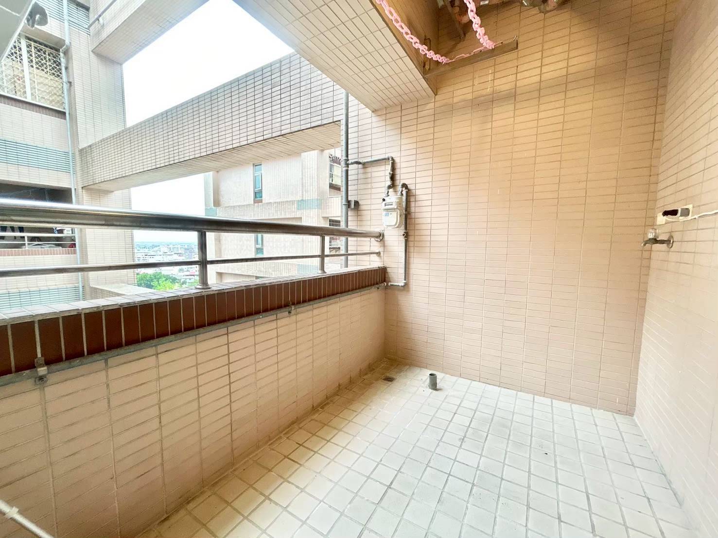 LINE_ALBUM_崇大新城高樓層大三房+平車 788萬_250709_17